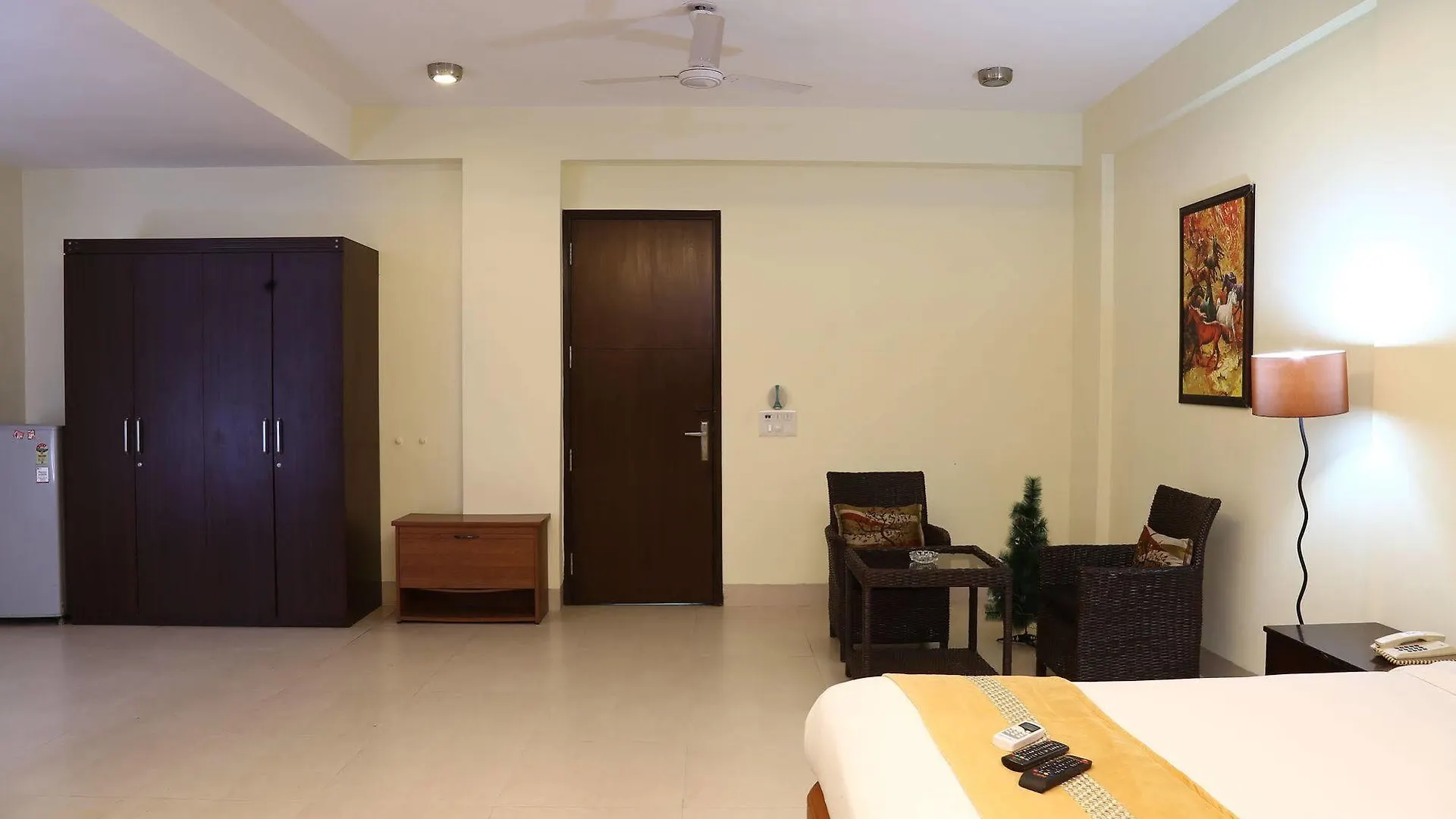 호텔 Fabhotel Mayarch Sushant Lok 구르가온